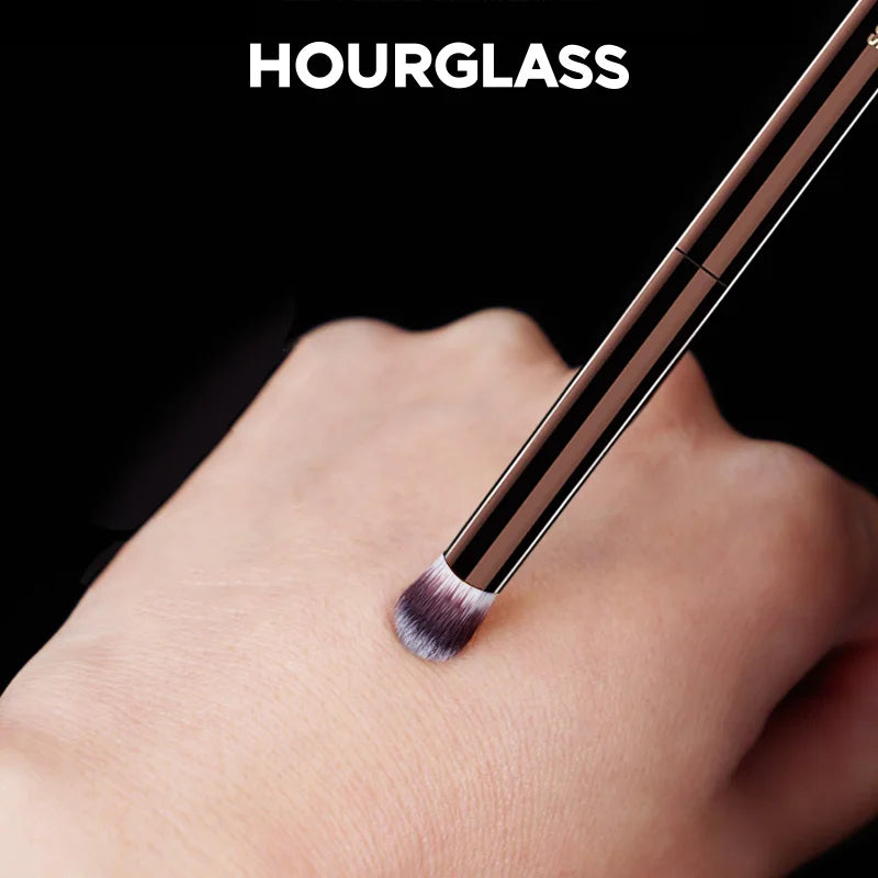 Realce sua Beleza com os Pincéis de Maquiagem Hourglass – Perfeição em Cada Detalhe